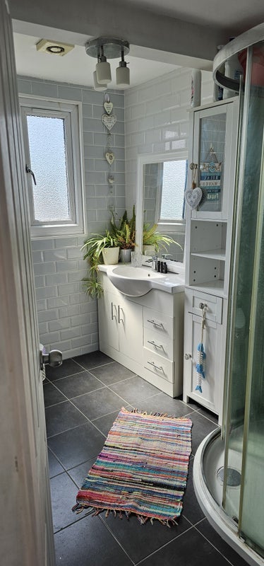 Room Hatherley Gardens in Greater London