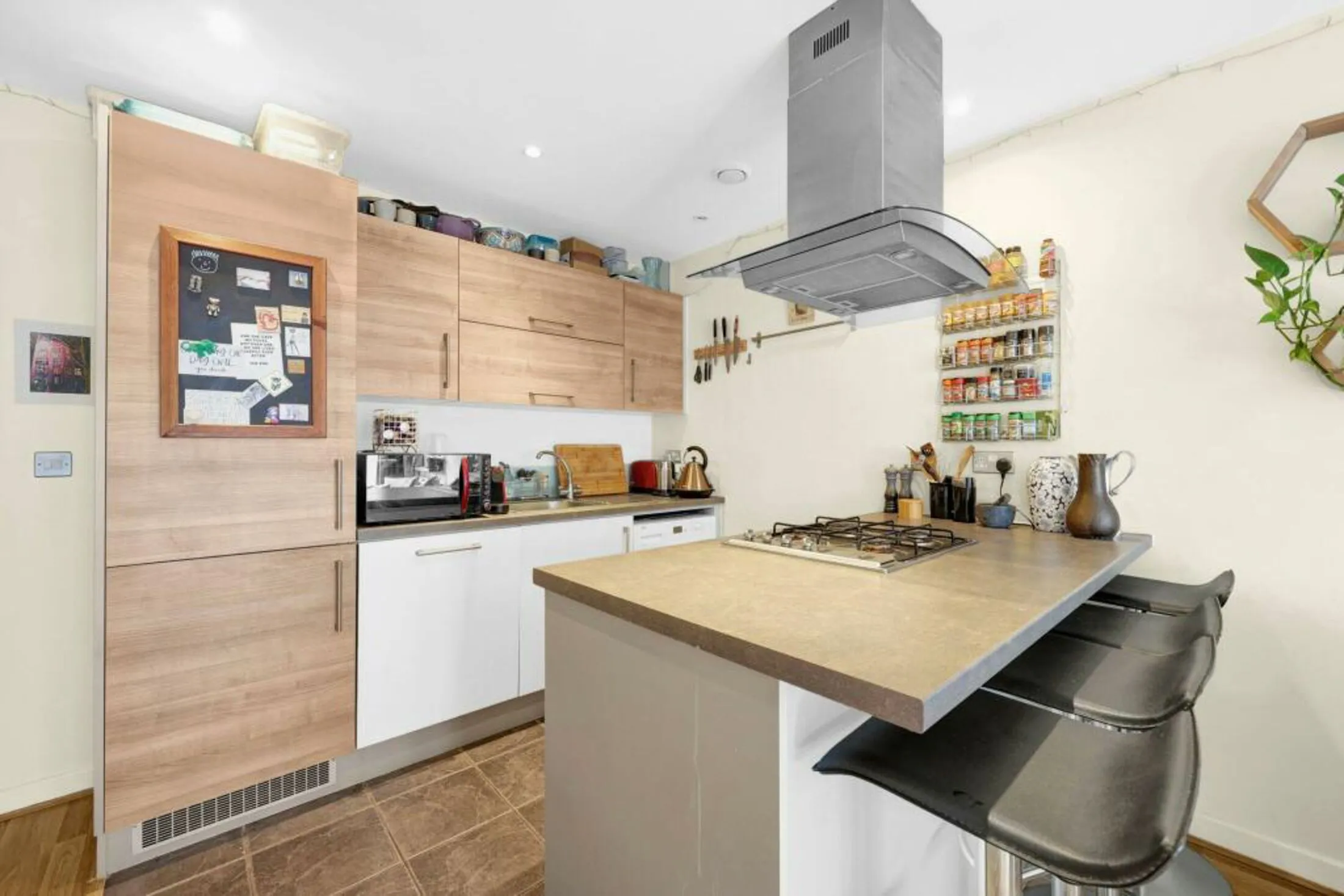 Flat Ordell Road in Greater London