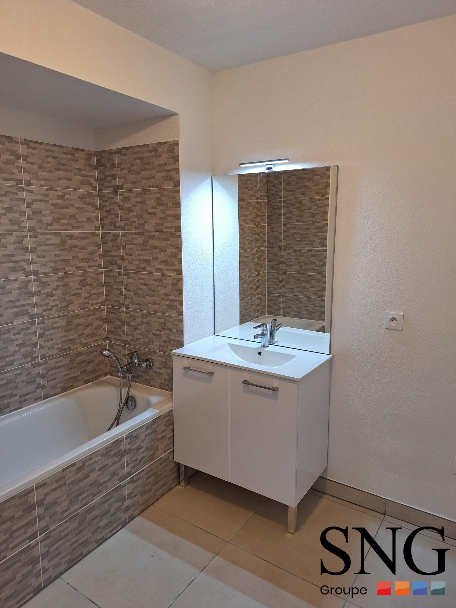 Appartement Rue Jules Raimu à Nîmes