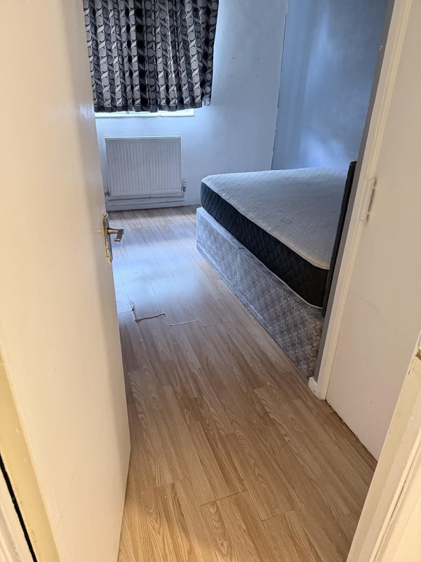 Room Clapham Manor Street in Greater London