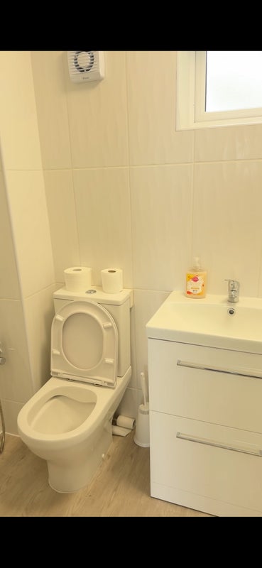 Room Pelly Road in Greater London
