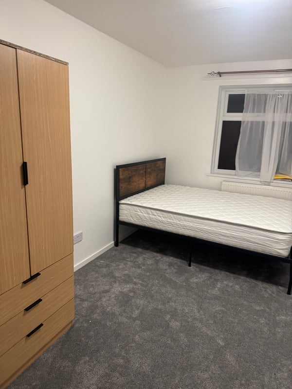 Room Pelly Road in Greater London