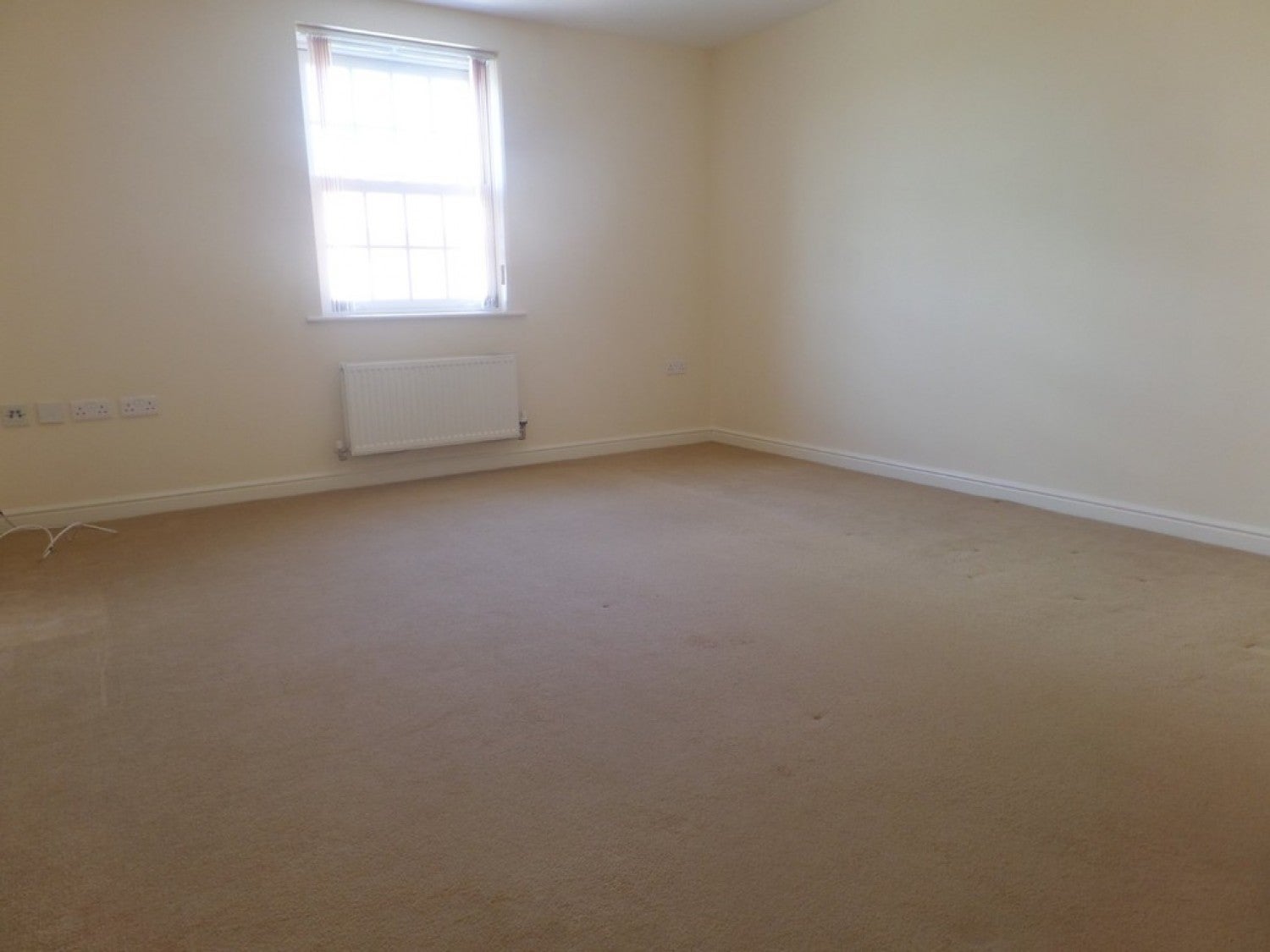 Flat Greenkeepers Road in Great Denham