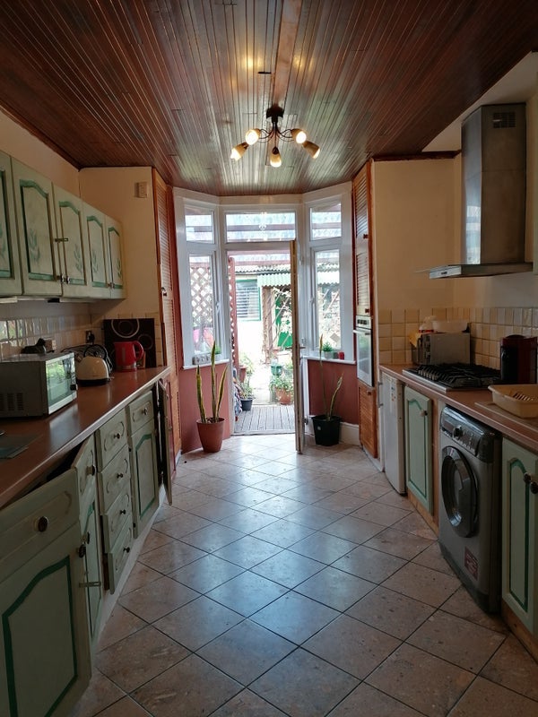 Room Honley Road in Greater London
