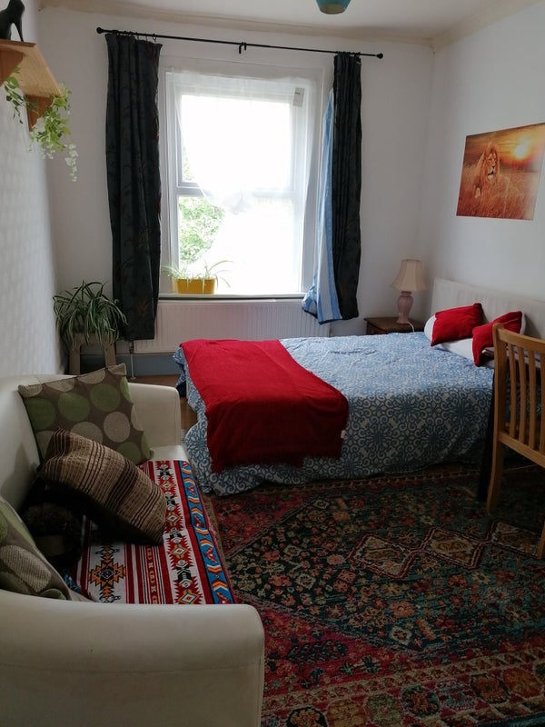 Room Honley Road in Greater London