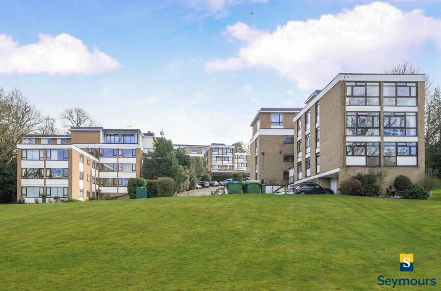 Flat Beechcroft Manor in Elmbridge