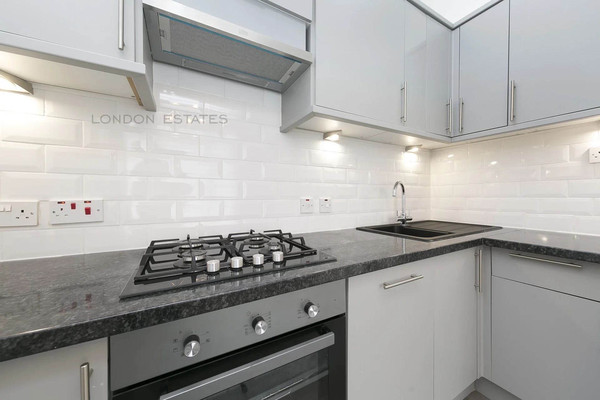 Flat Halford Road in Greater London