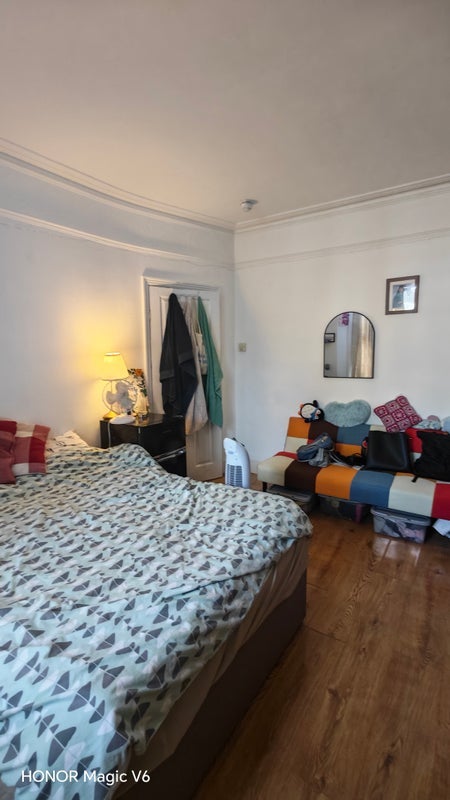 Room Francis Road in Greater London