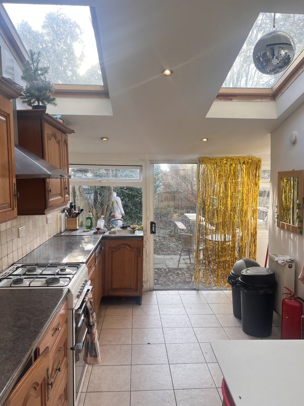 Room Francis Road in Greater London