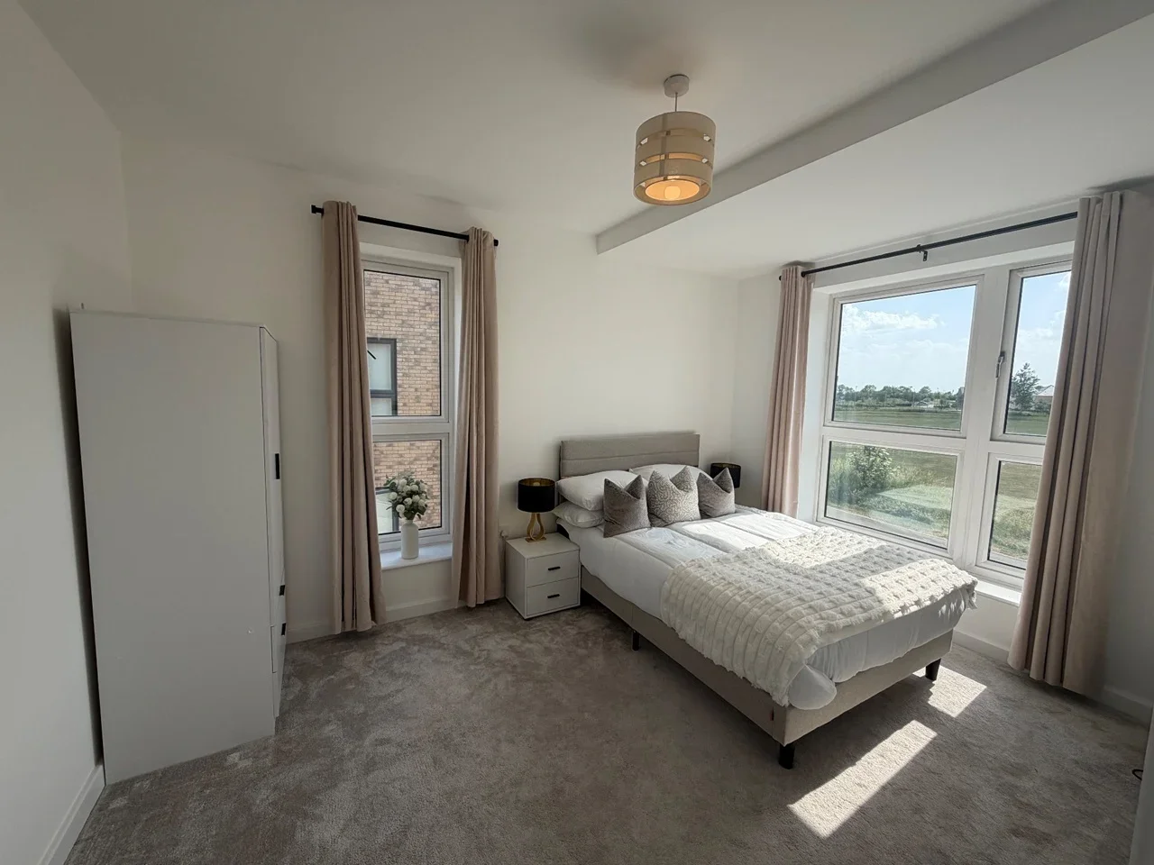 Room High Street in Huntingdonshire
