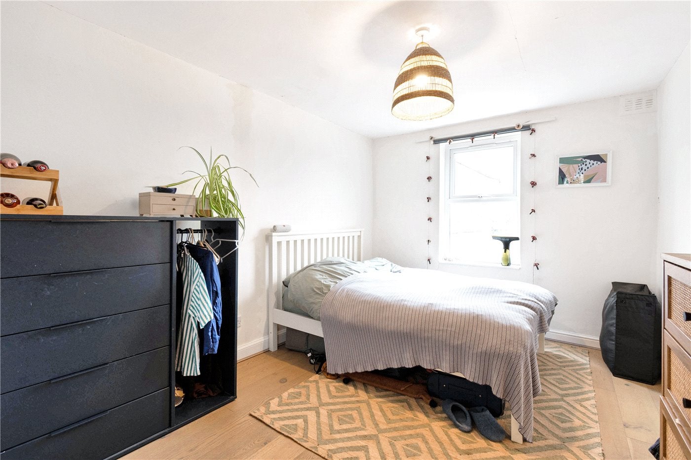 Flat Hillcourt Road in Greater London