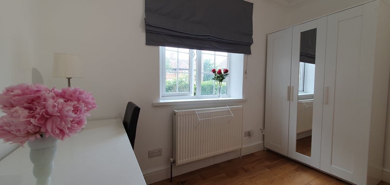 Room Daffodil Street in Greater London