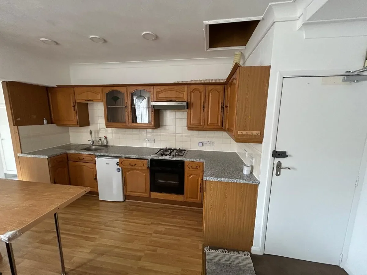 Flat Greenford Avenue in Greater London