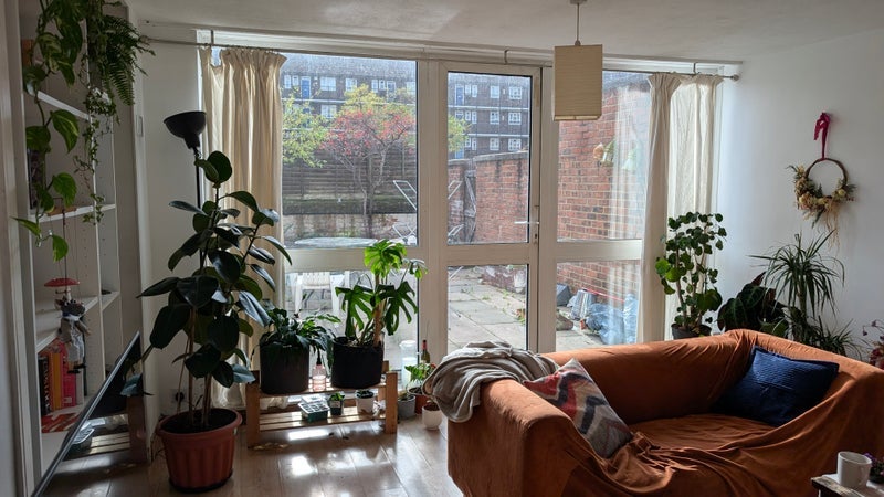 Room Crondall Street in Greater London