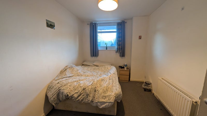 Room Crondall Street in Greater London