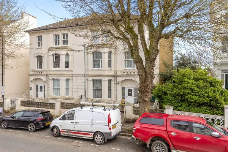 Flat Buckingham Road in Brighton