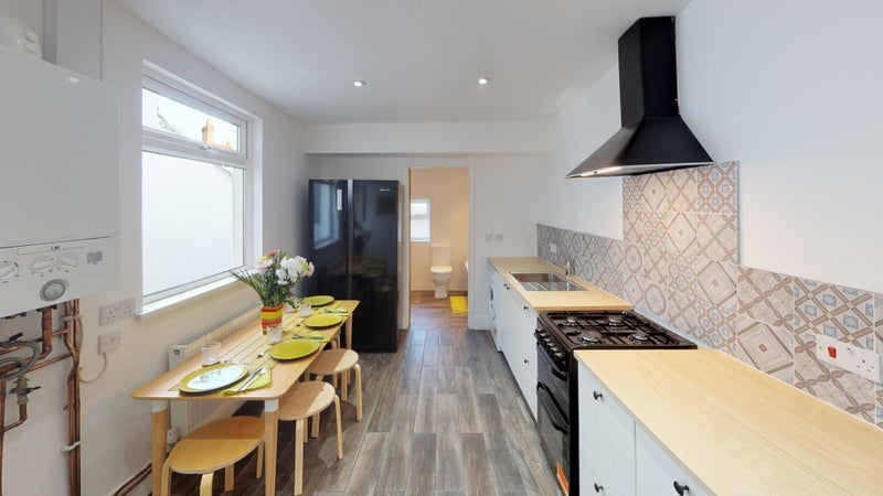 Room Habershon Street in Cardiff