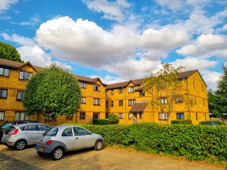 Flat Southwold Road in Watford