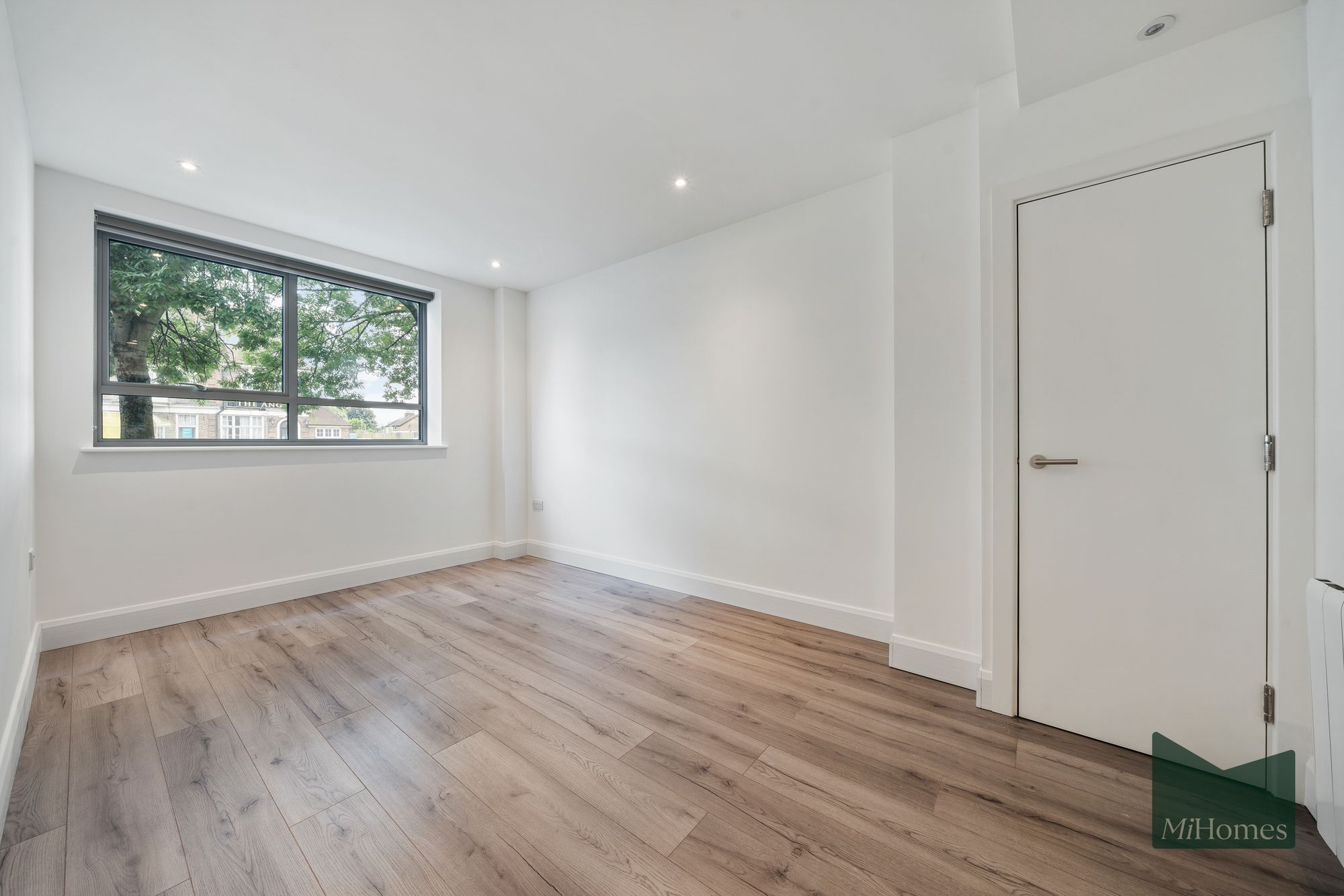 Flat Uxbridge Road in Greater London