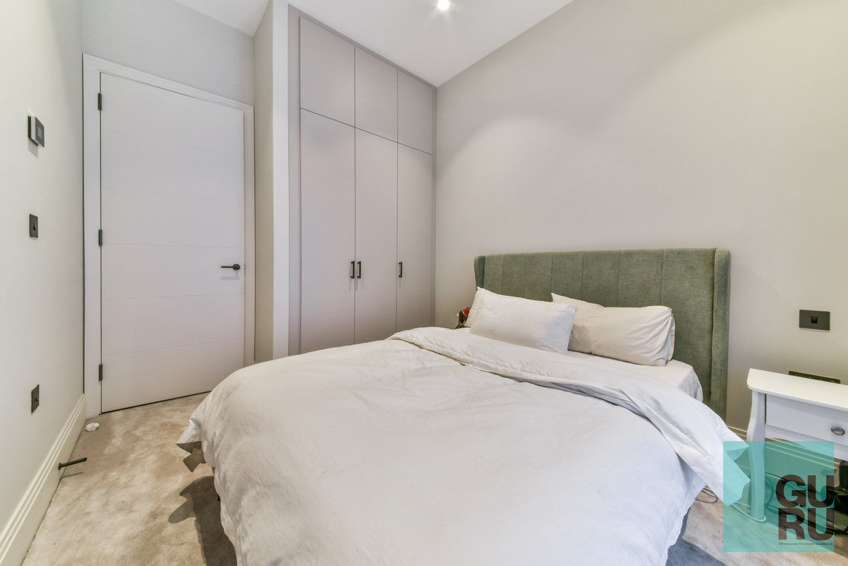 Flat Selsdon Way in Greater London