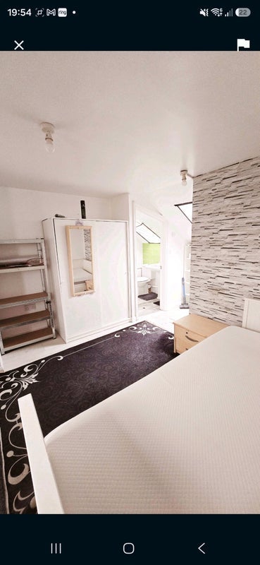 Room Mitcham Road in Greater London