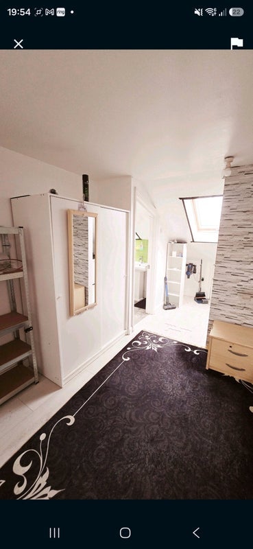 Room Mitcham Road in Greater London