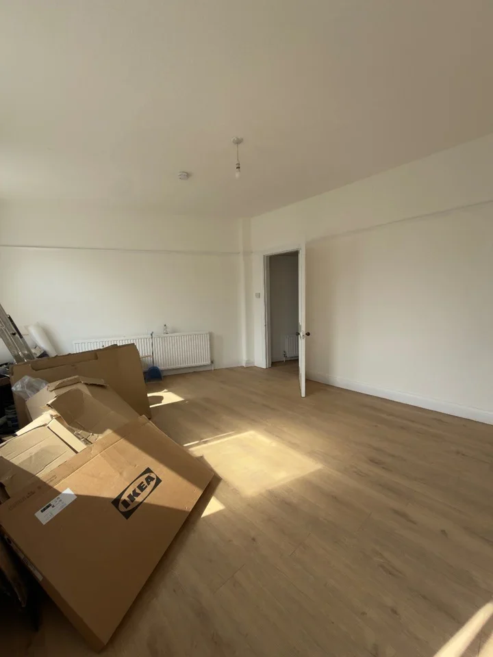 Flat Neasden Lane in Greater London