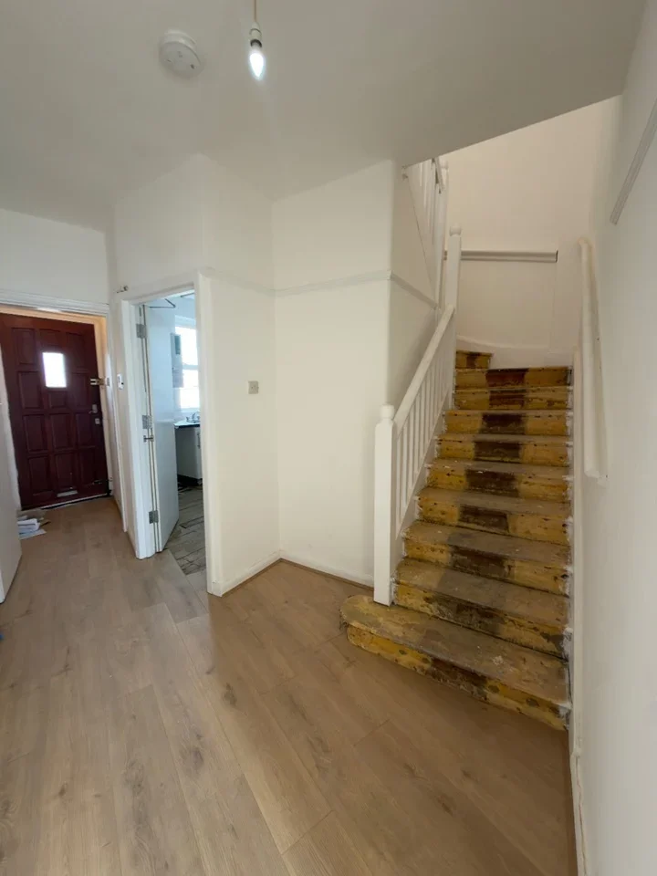 Flat Neasden Lane in Greater London
