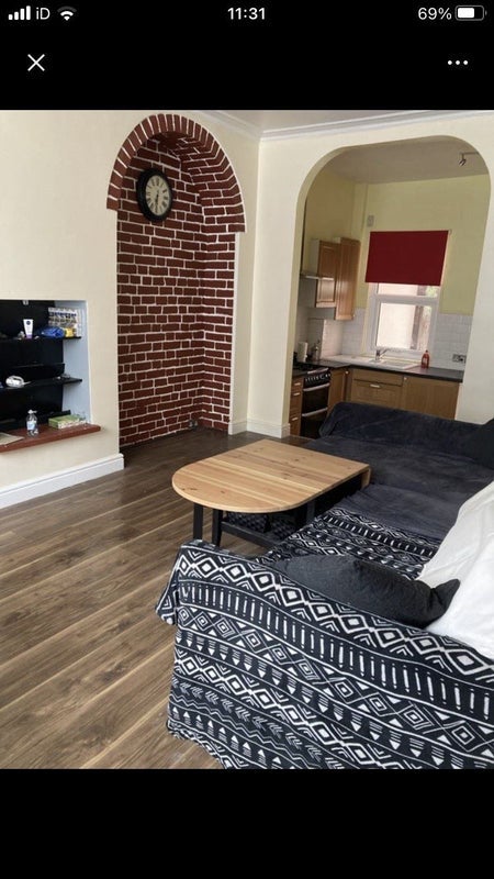 Room Newlands Road in Greater London