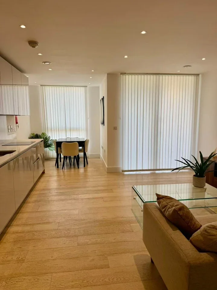 Flat Rochester Place in Greater London
