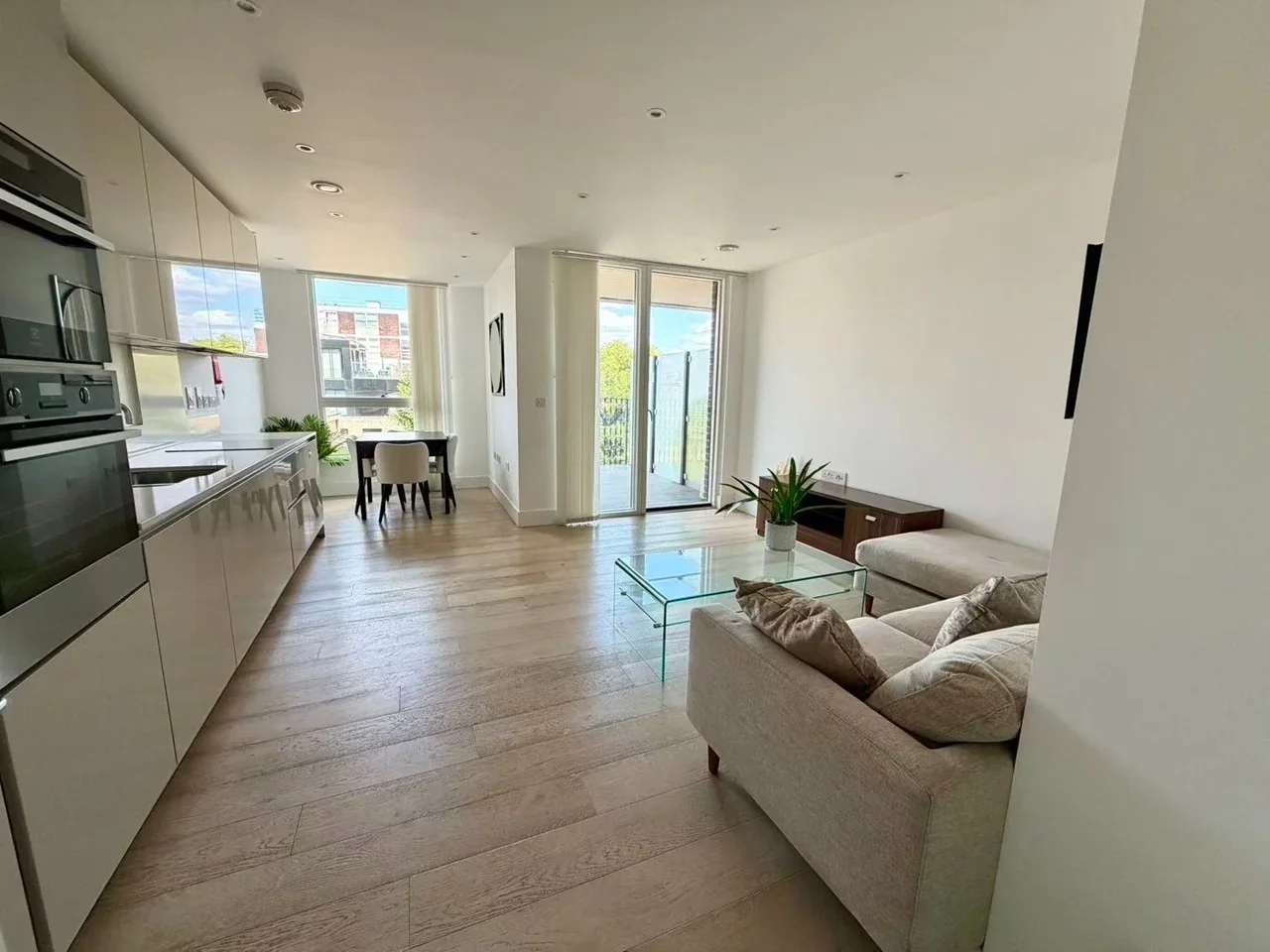 Flat Rochester Place in Greater London