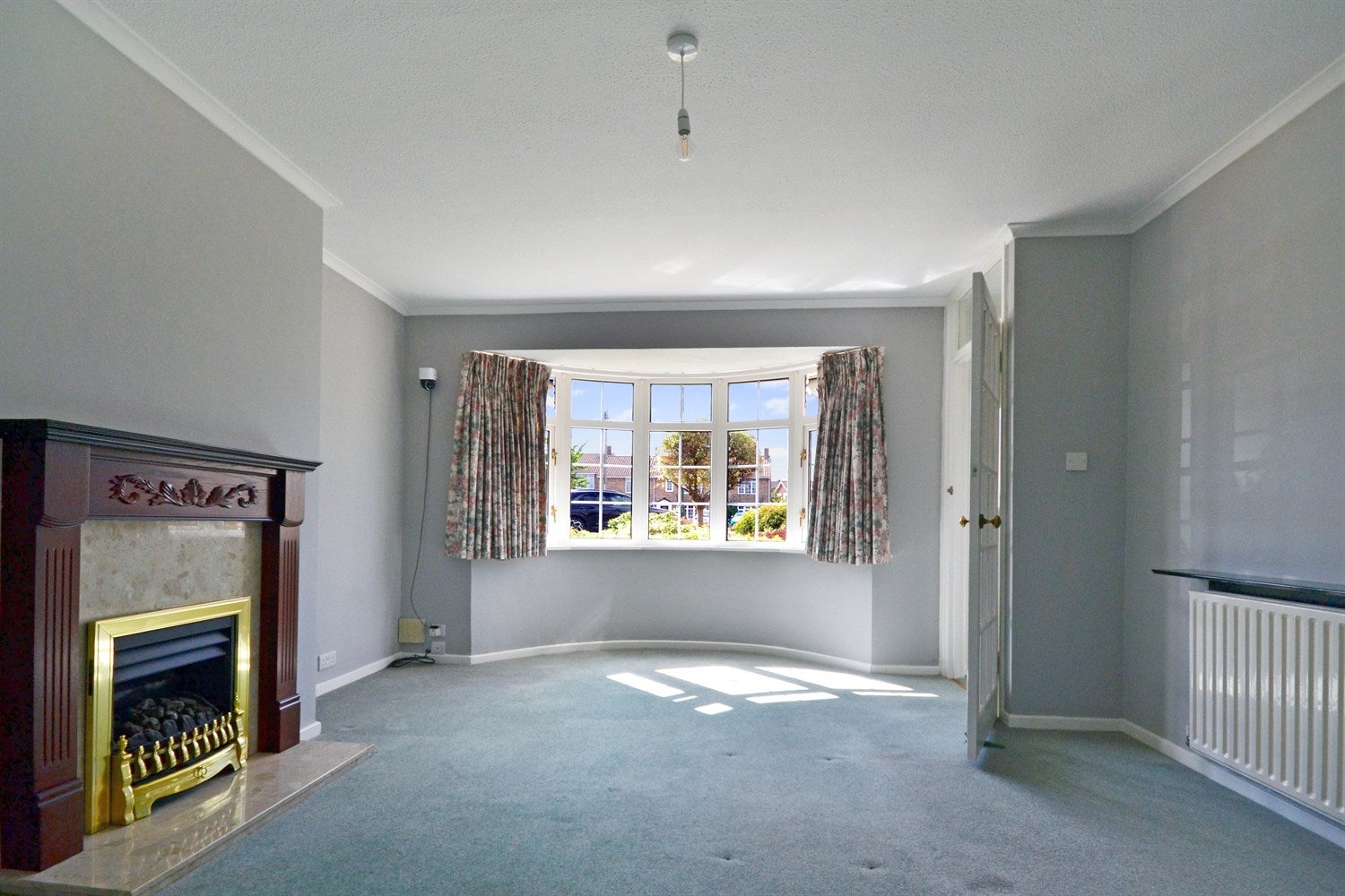 House Greenfields Close in Horsham