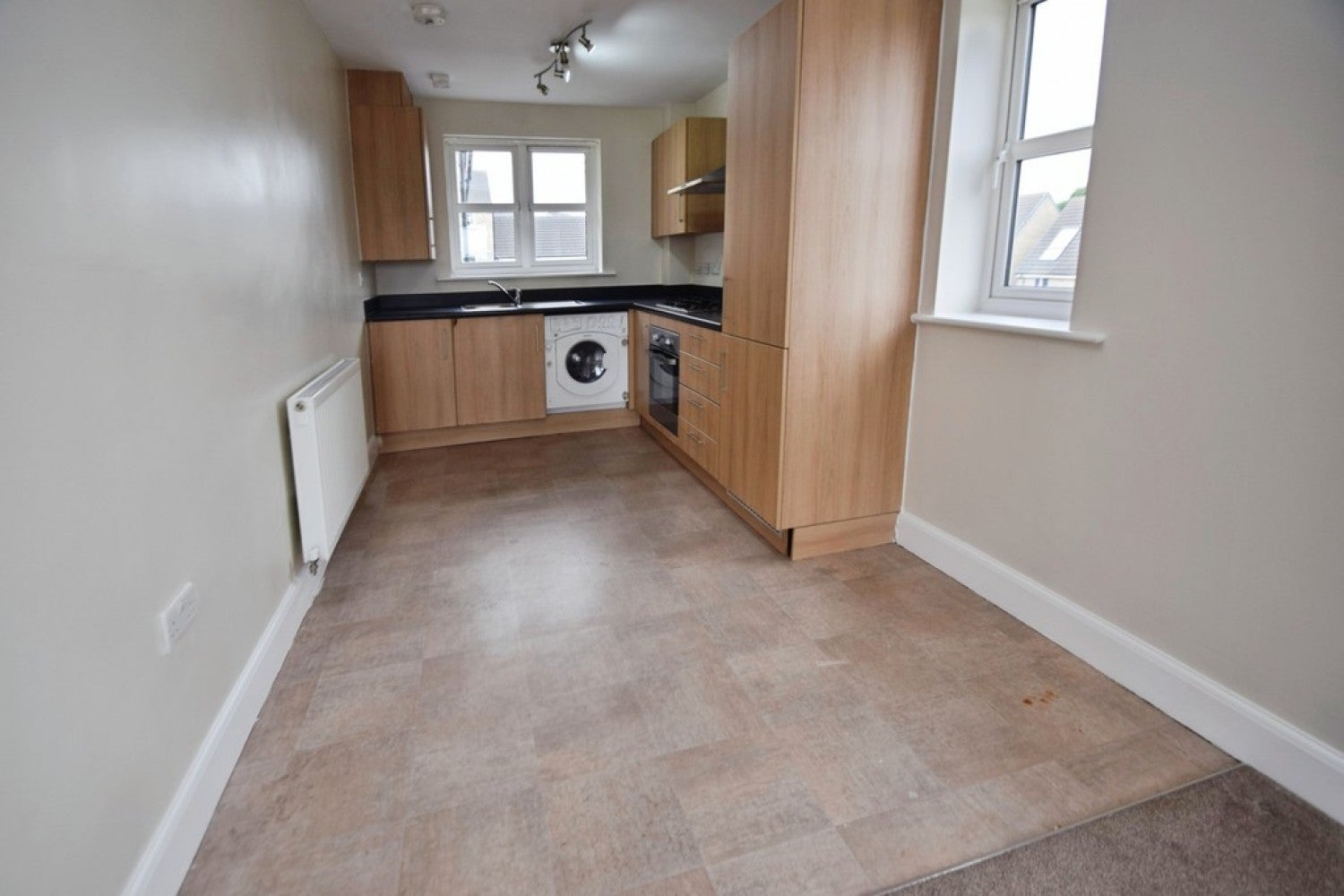 Flat St James Road in Brackley