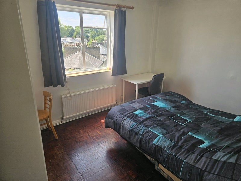 Room St John's Grove in Greater London