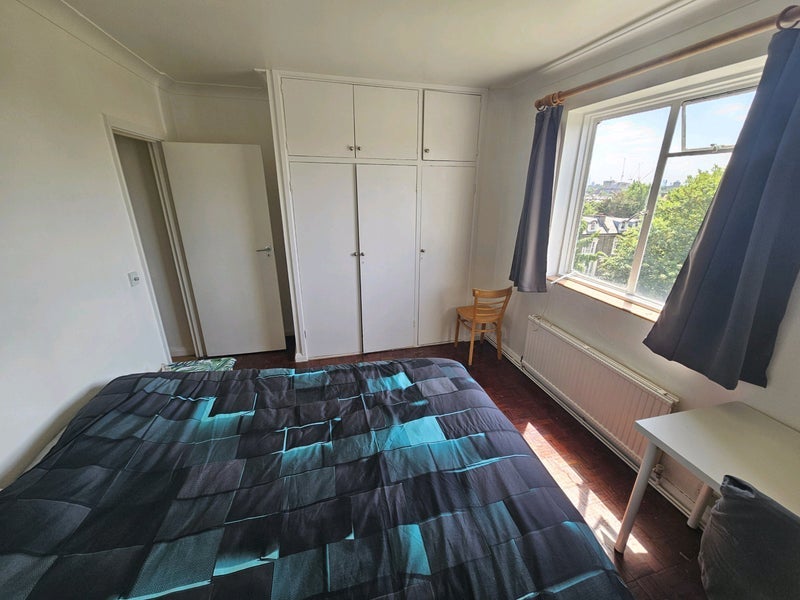 Room St John's Grove in Greater London