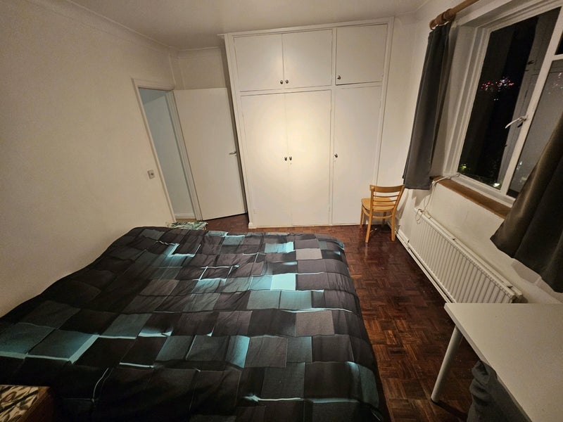 Room St John's Grove in Greater London