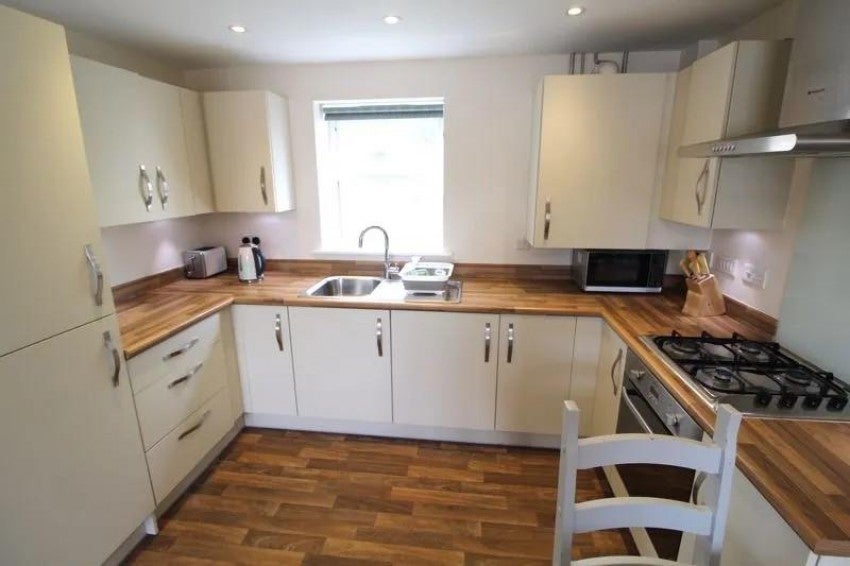 Flat Oak Leaze in Patchway
