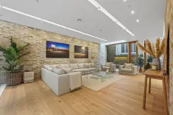 House Nottingham Place in City of Westminster