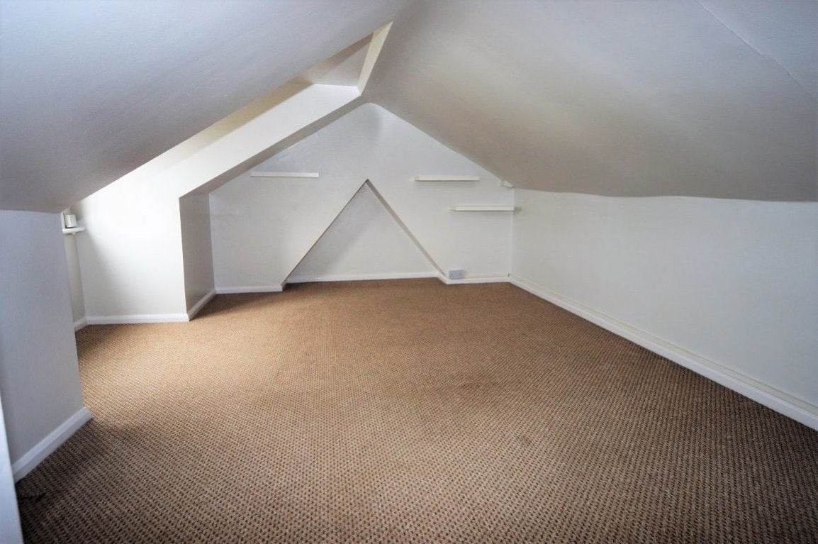 Flat Lattimore Road in St Albans
