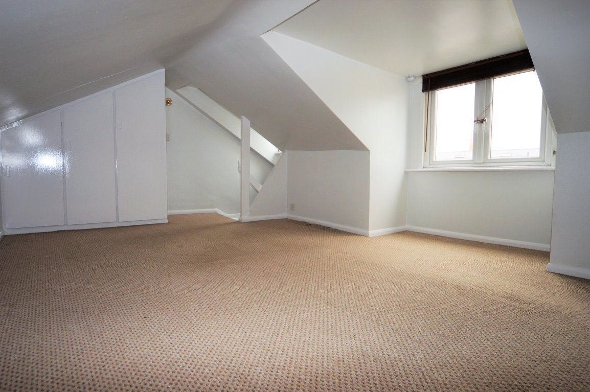Flat Lattimore Road in St Albans