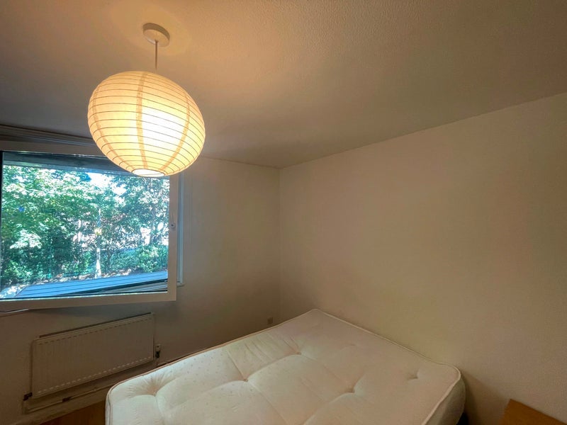 Room Rainhill Way in Greater London
