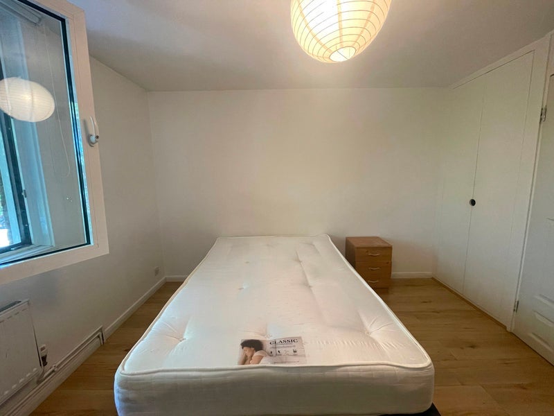 Room Rainhill Way in Greater London