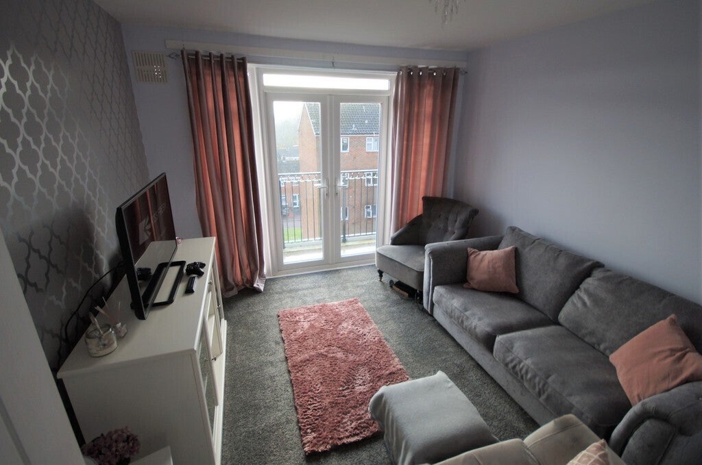 Flat Ventnor Close in Coventry