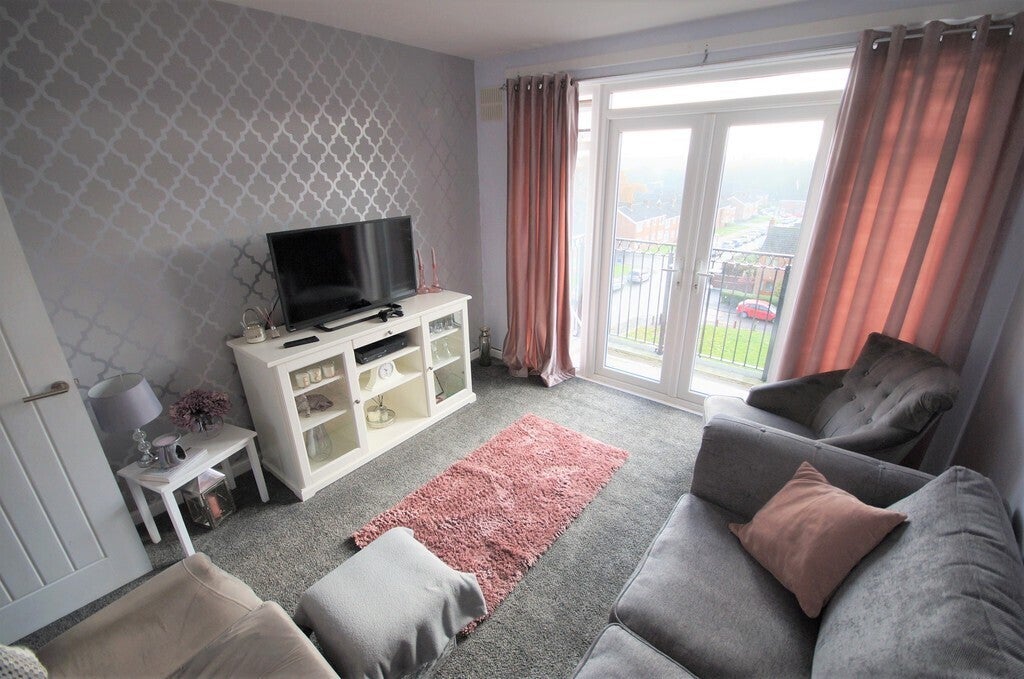 Flat Ventnor Close in Coventry
