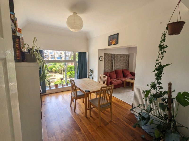 Room Daubeney Road in Greater London