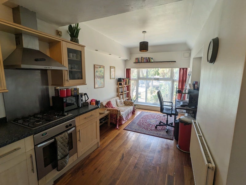 Room Daubeney Road in Greater London