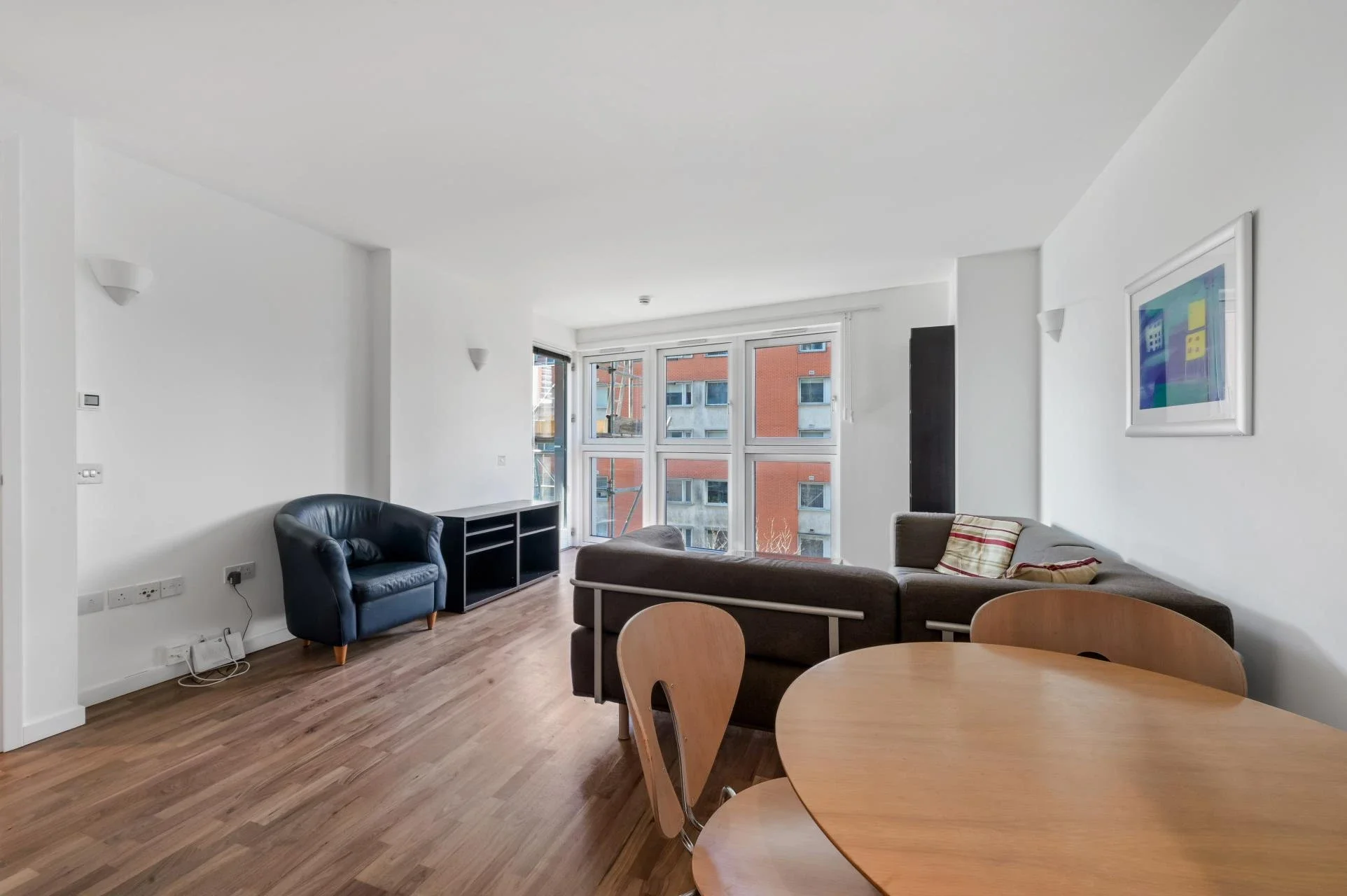 Flat Fairmont Avenue in Greater London