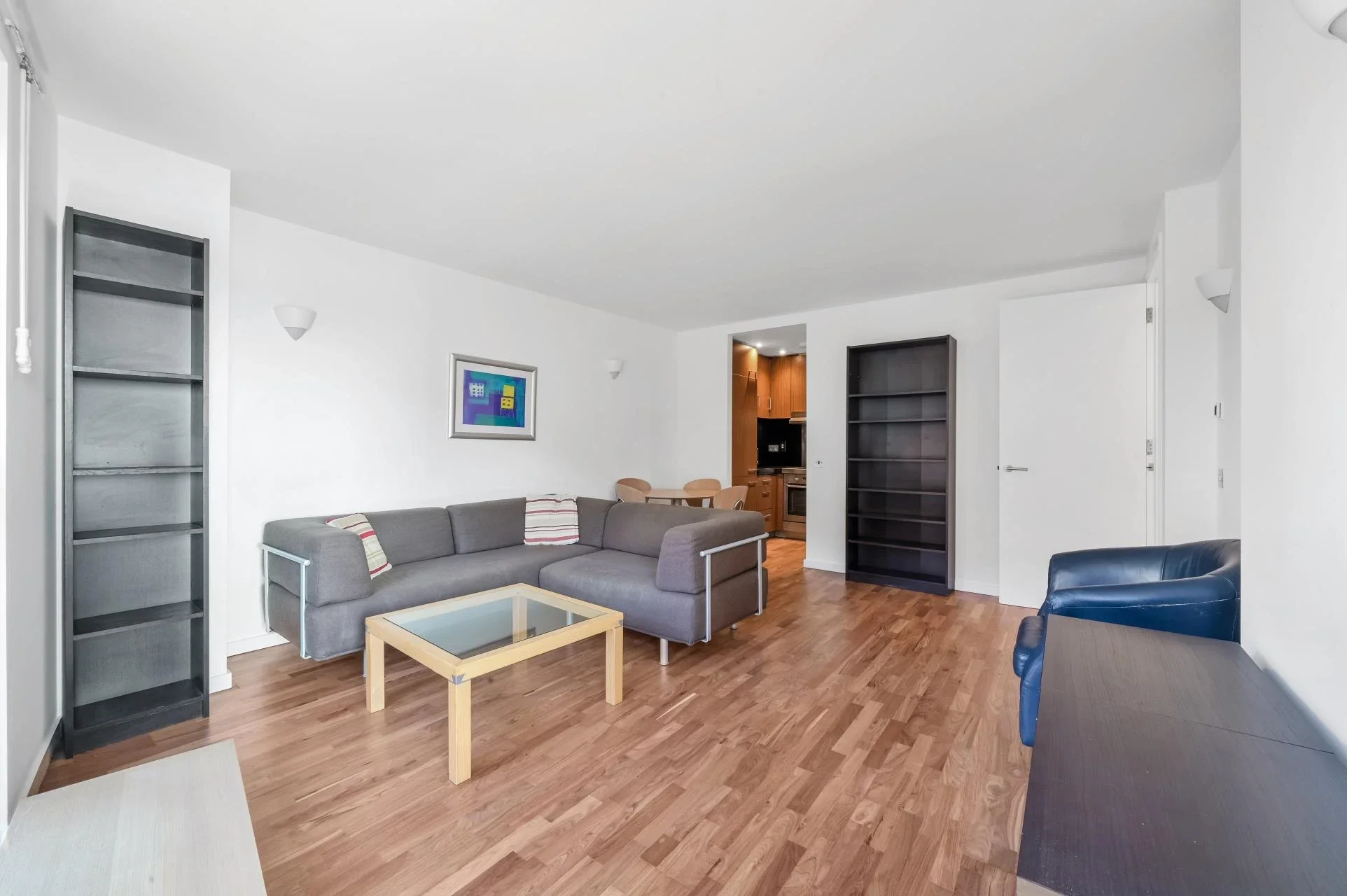 Flat Fairmont Avenue in Greater London