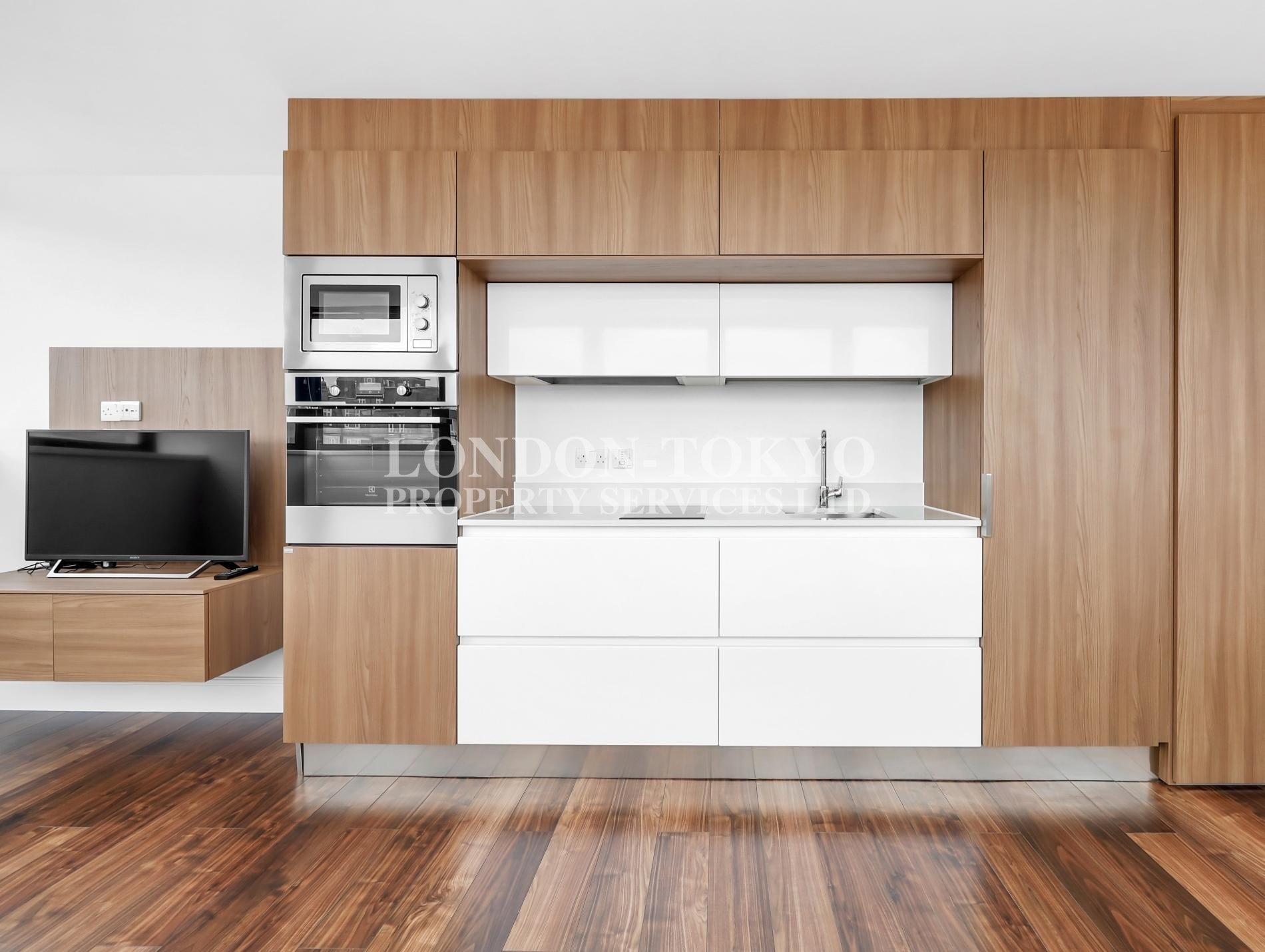 Flat Finchley Road in Greater London