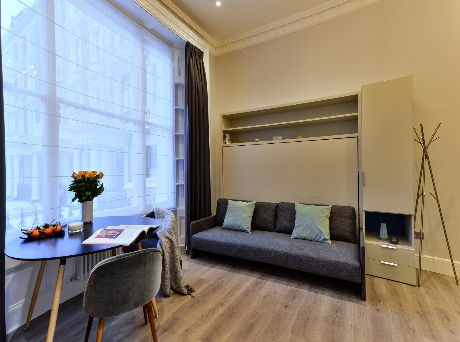 Flat Linden Gardens in Greater London